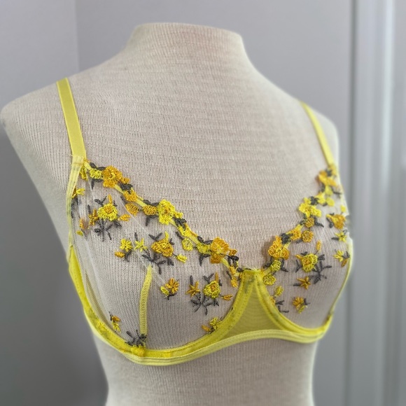 Cottagecore Yellow Floral Lace Lingerie Bra - Picture 5 of 9